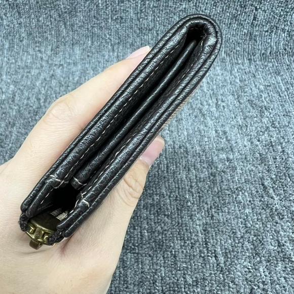 100% Authentic Gucci Leather Wallet - Picture 8 of 16
